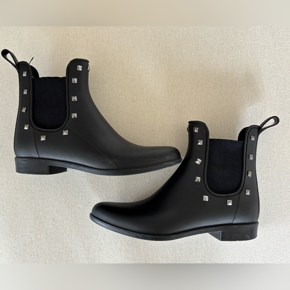 London Fog Shoes - London Fog rain ankle boots booties rubber black studs 6.5 7